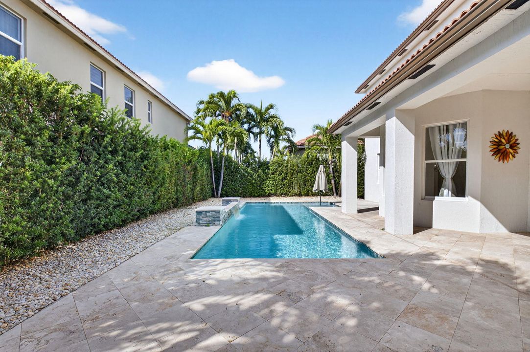 For Sale: $899,999 (5 beds, 3 baths, 3363 Square Feet)