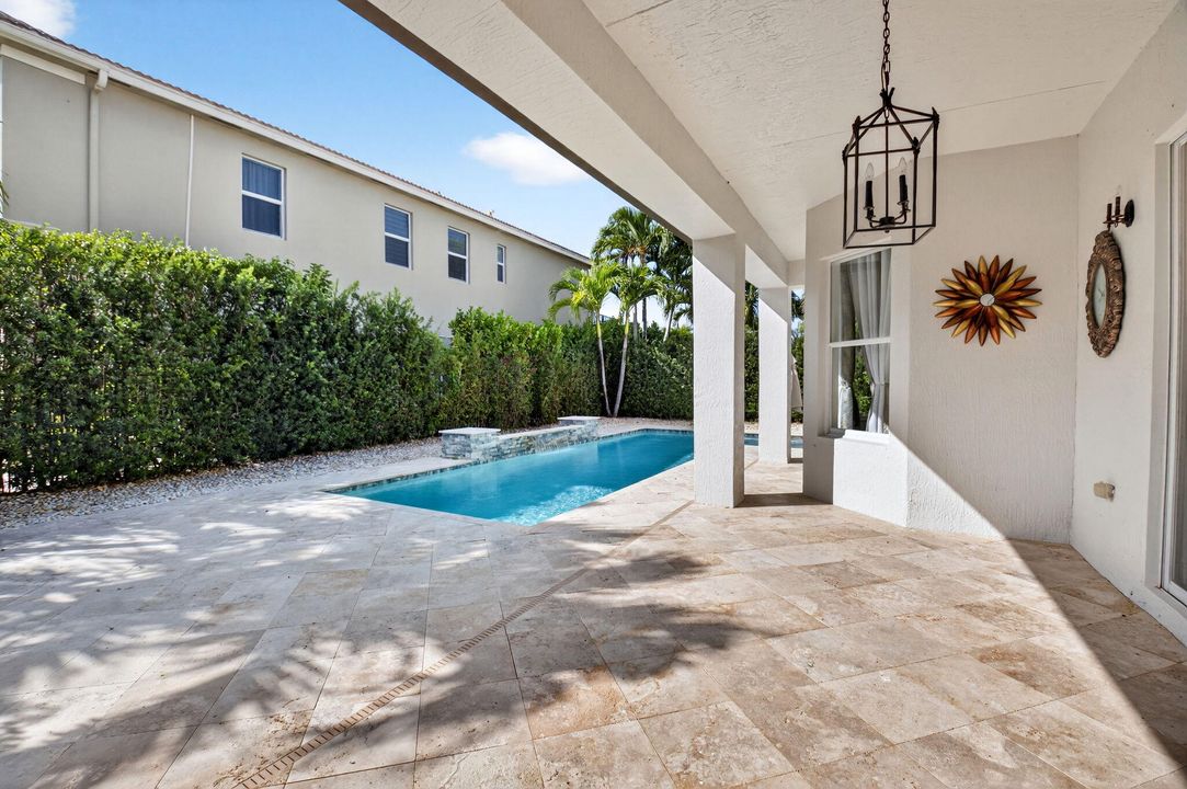 For Sale: $899,999 (5 beds, 3 baths, 3363 Square Feet)