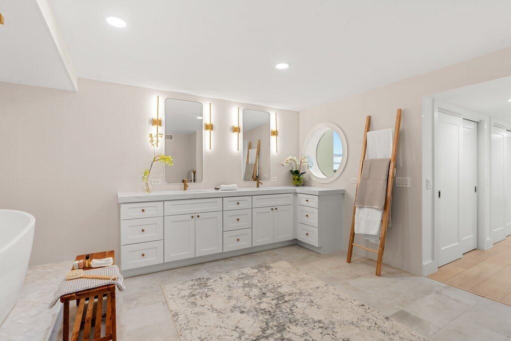 For Sale: $3,299,000 (3 beds, 2 baths, 3025 Square Feet)