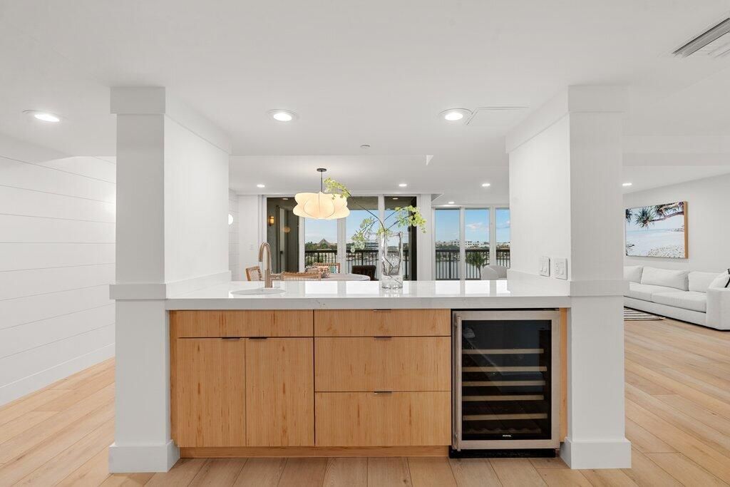 For Sale: $3,299,000 (3 beds, 2 baths, 3025 Square Feet)