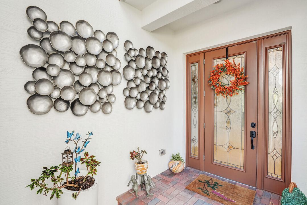 出租: $18,000 (4 贝兹, 4 浴室, 4390 平方英尺)