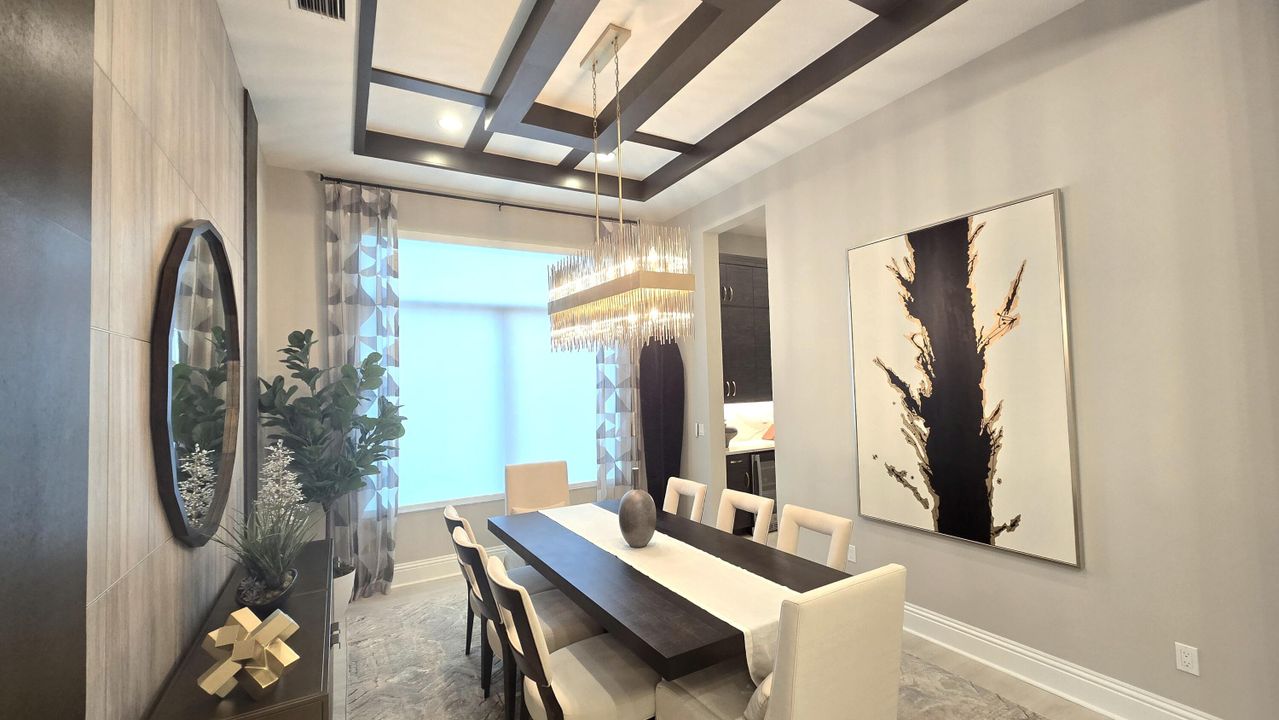 出租: $18,000 (4 贝兹, 4 浴室, 4390 平方英尺)