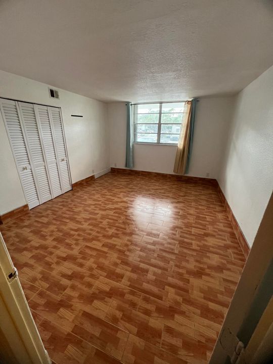 For Sale: $210,000 (2 beds, 2 baths, 1050 Square Feet)