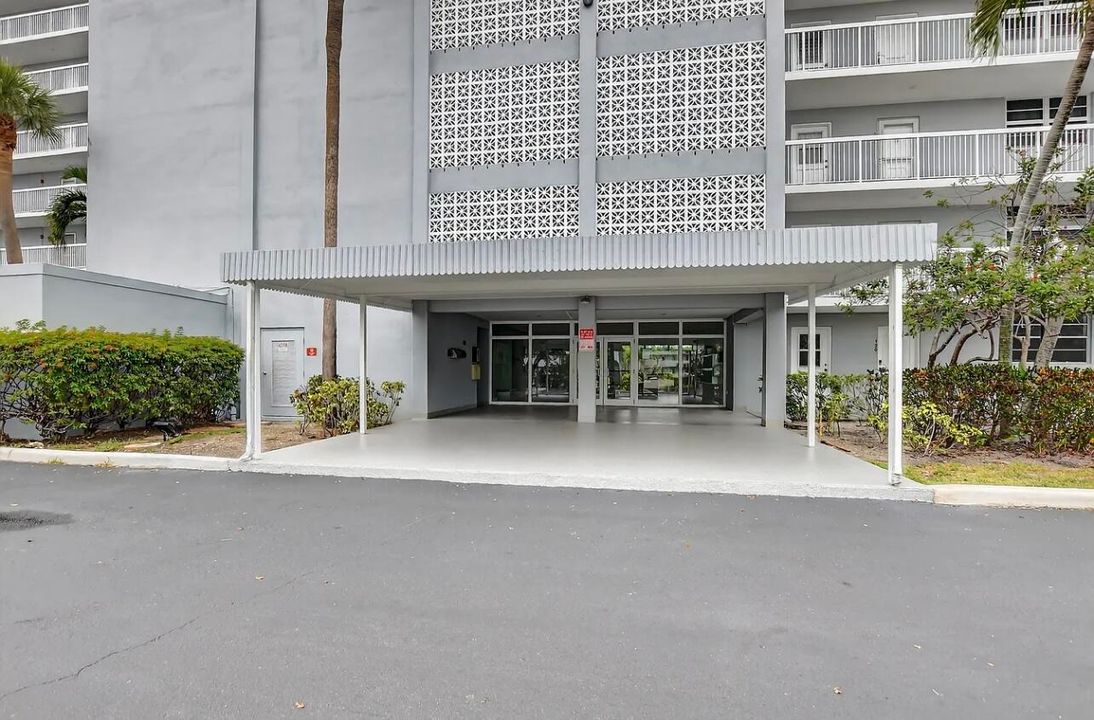 For Sale: $210,000 (2 beds, 2 baths, 1050 Square Feet)