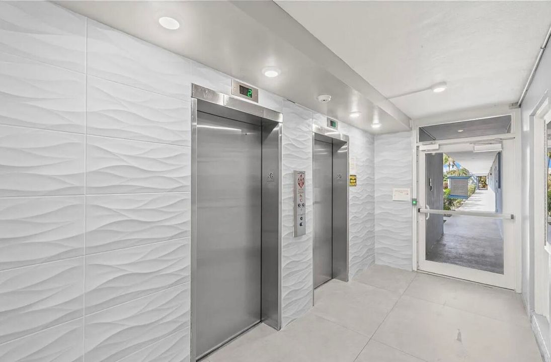 For Sale: $210,000 (2 beds, 2 baths, 1050 Square Feet)