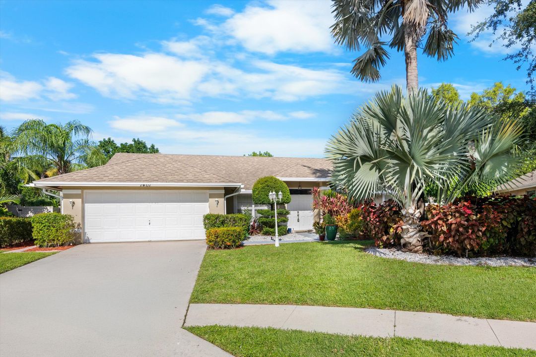 For Rent: $3,950 (4 beds, 2 baths, 2122 Square Feet)