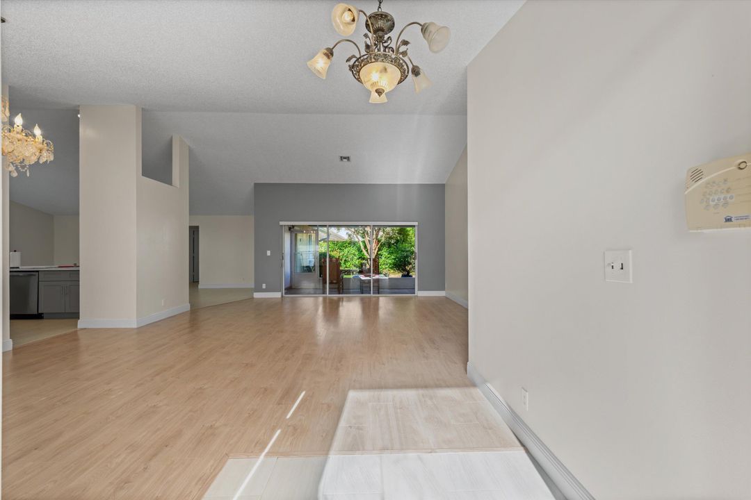 For Rent: $3,950 (4 beds, 2 baths, 2122 Square Feet)