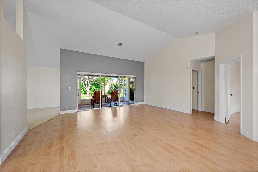 For Rent: $3,950 (4 beds, 2 baths, 2122 Square Feet)