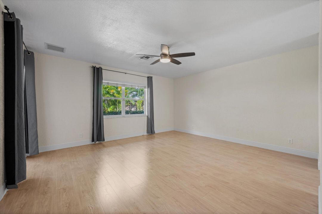 For Rent: $3,950 (4 beds, 2 baths, 2122 Square Feet)