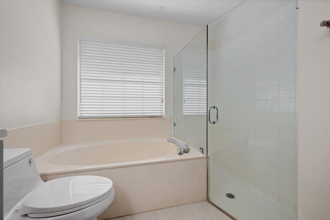 For Rent: $3,950 (4 beds, 2 baths, 2122 Square Feet)