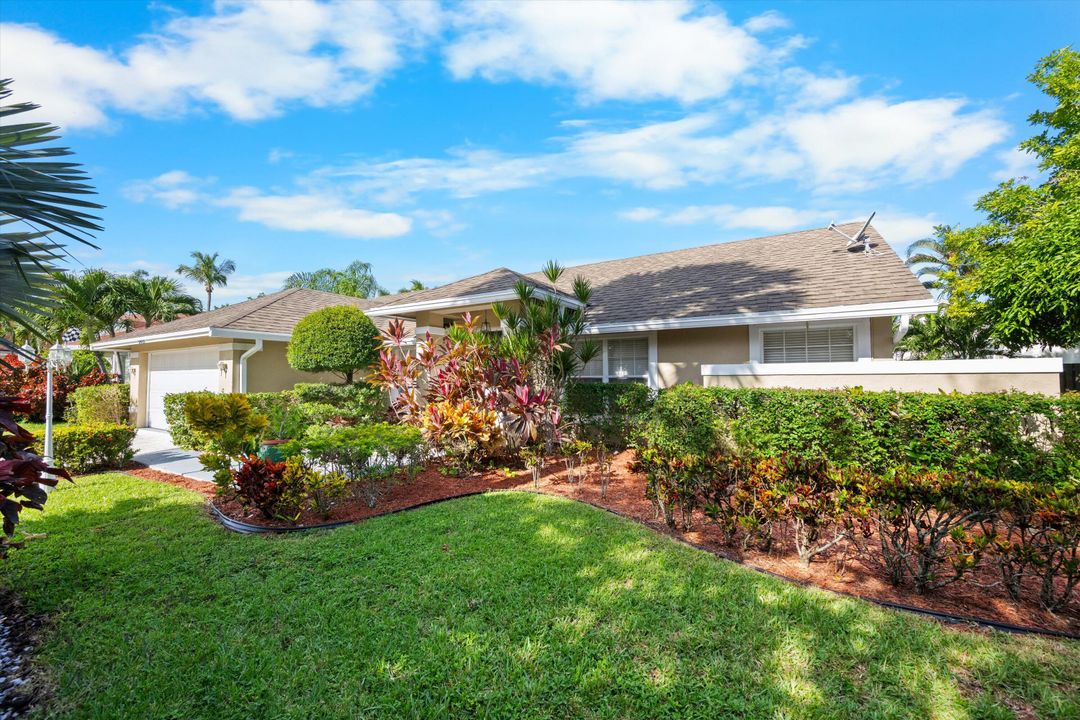 For Rent: $3,950 (4 beds, 2 baths, 2122 Square Feet)