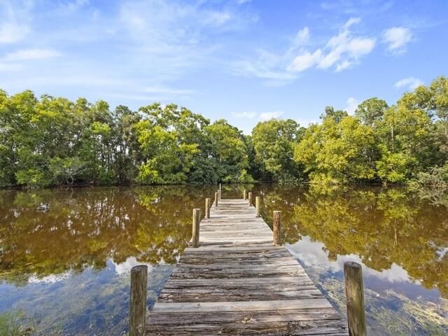 Activo con contrato: $1,395,000 (5 camas, 3 baños, 3092 Pies cuadrados)