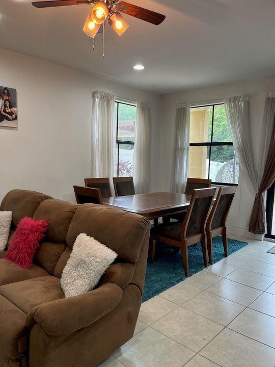 For Rent: $3,950 (4 beds, 2 baths, 2040 Square Feet)