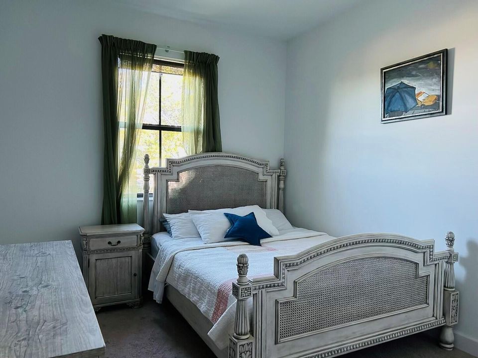 For Rent: $3,950 (4 beds, 2 baths, 2040 Square Feet)