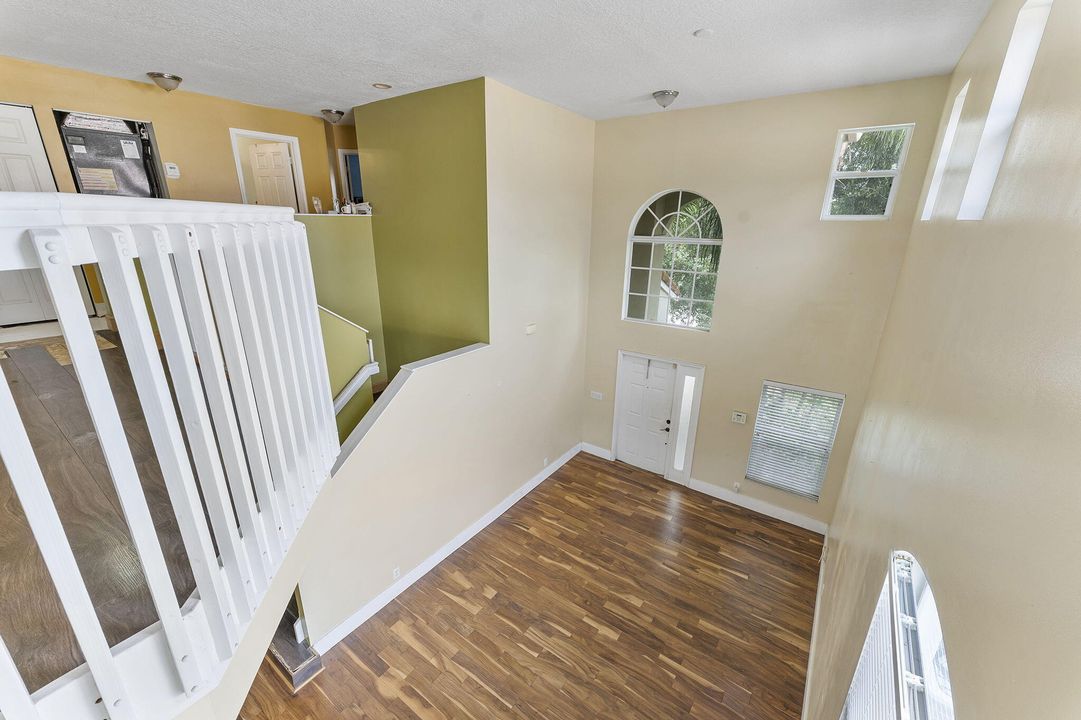 Под контрактом: $469,000 (4 спален, 2 ванн, 2145 Квадратных фут)