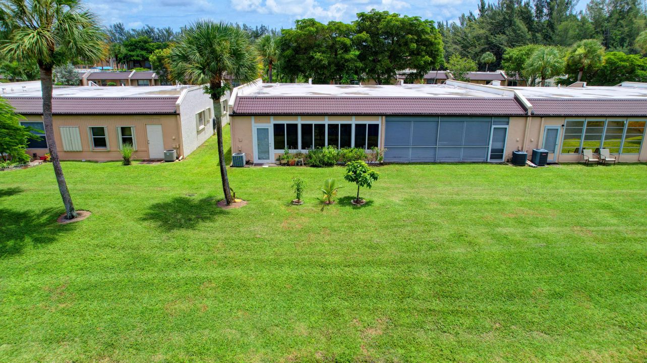 Activo con contrato: $1,800 (2 camas, 2 baños, 1156 Pies cuadrados)