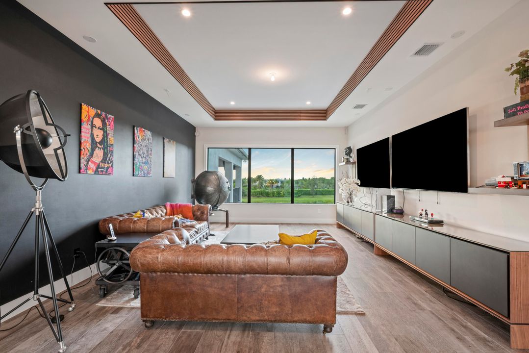 For Sale: $4,875,000 (6 beds, 8 baths, 6175 Square Feet)