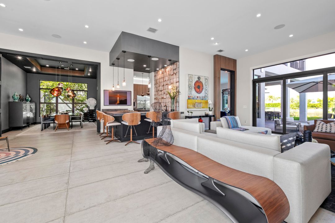 For Sale: $4,875,000 (6 beds, 8 baths, 6175 Square Feet)