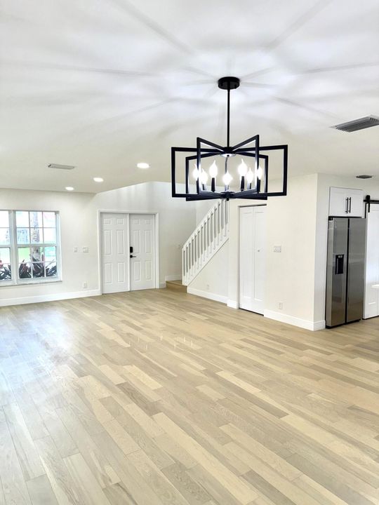 待售: $675,000 (4 贝兹, 2 浴室, 1927 平方英尺)