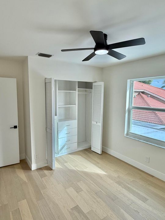 待售: $675,000 (4 贝兹, 2 浴室, 1927 平方英尺)