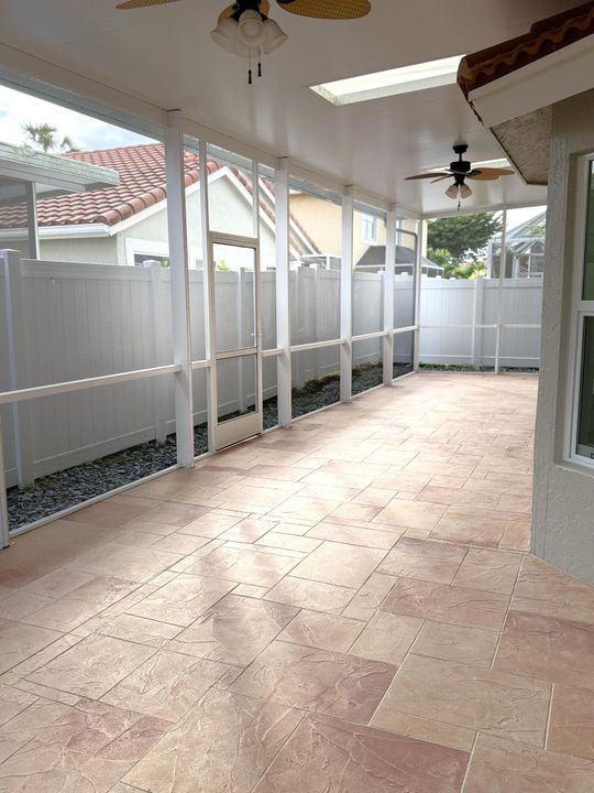 待售: $675,000 (4 贝兹, 2 浴室, 1927 平方英尺)