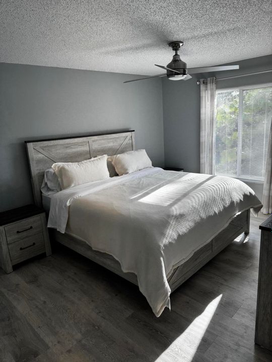 待售: $269,000 (2 贝兹, 2 浴室, 1018 平方英尺)