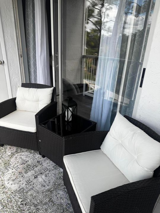 待售: $269,000 (2 贝兹, 2 浴室, 1018 平方英尺)