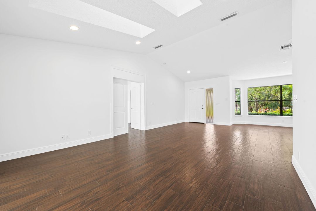 For Sale: $3,200,000 (4 beds, 2 baths, 2427 Square Feet)