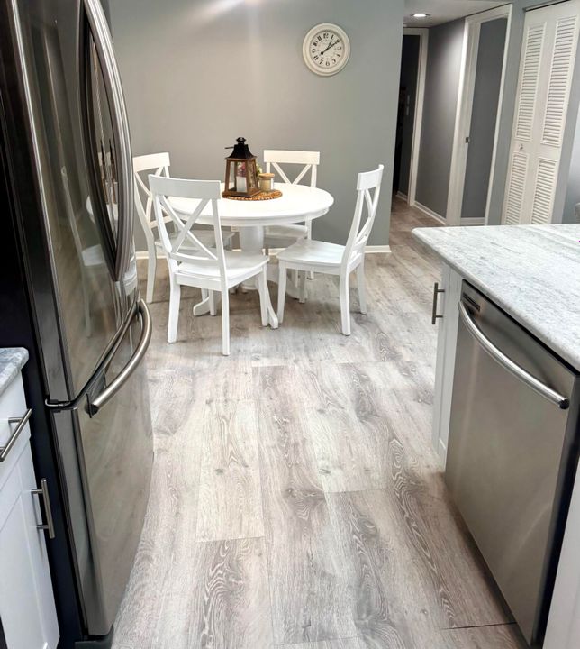 待售: $269,000 (2 贝兹, 2 浴室, 1018 平方英尺)