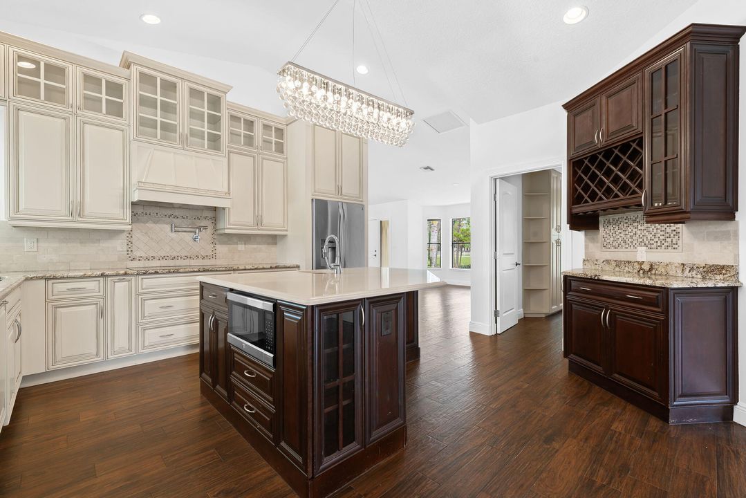 For Sale: $3,200,000 (4 beds, 2 baths, 2427 Square Feet)