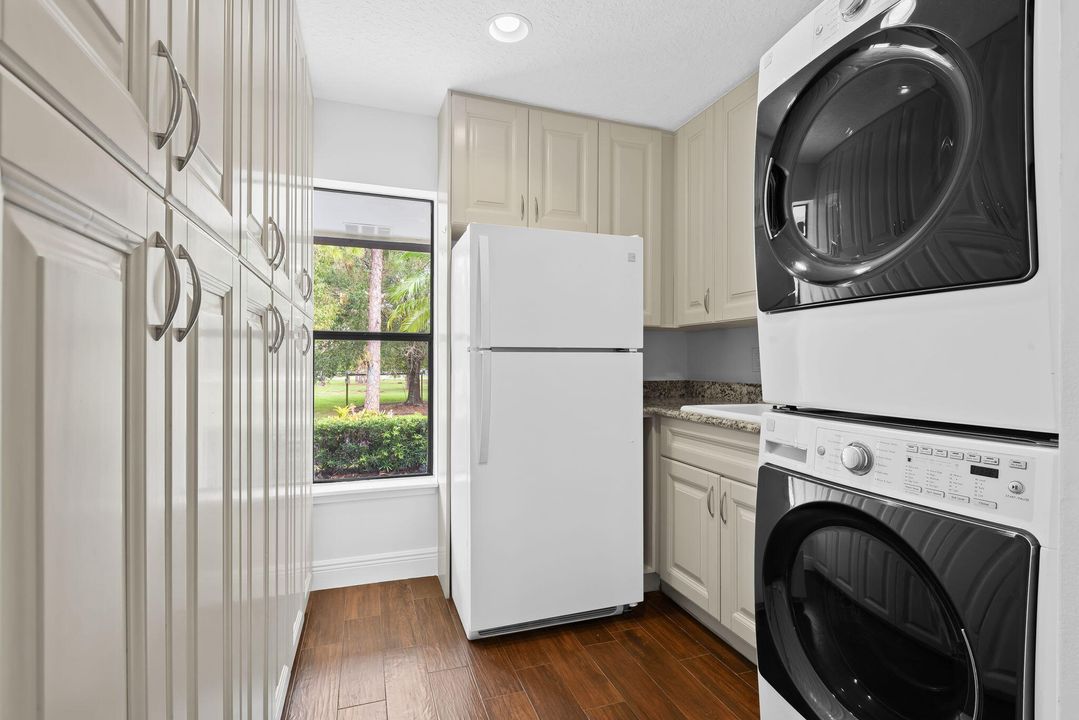 For Sale: $3,200,000 (4 beds, 2 baths, 2427 Square Feet)