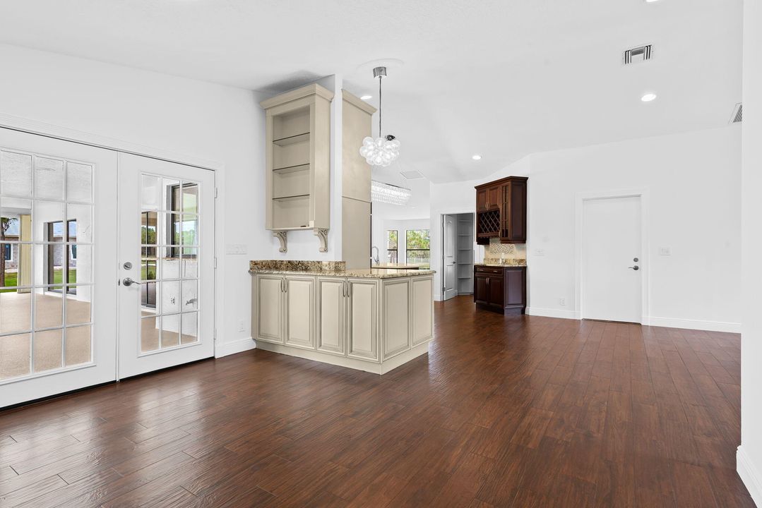 For Sale: $3,200,000 (4 beds, 2 baths, 2427 Square Feet)