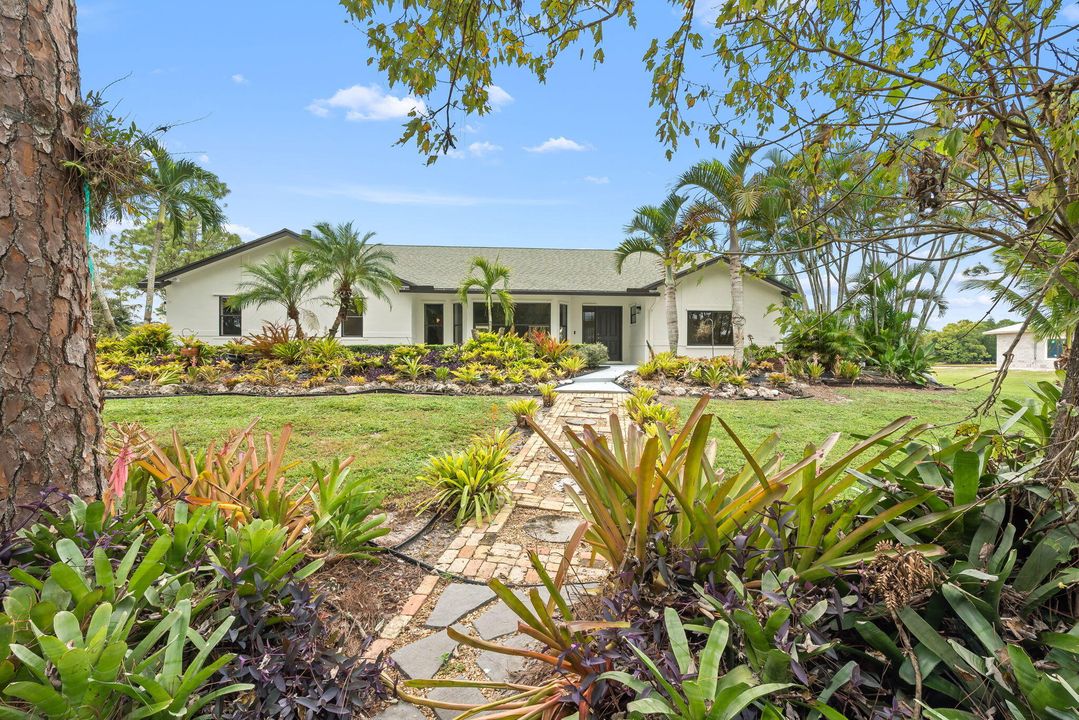 For Sale: $3,200,000 (4 beds, 2 baths, 2427 Square Feet)