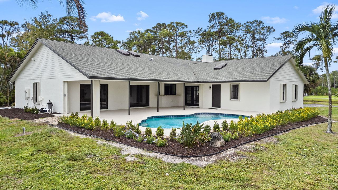 For Sale: $3,200,000 (4 beds, 2 baths, 2427 Square Feet)