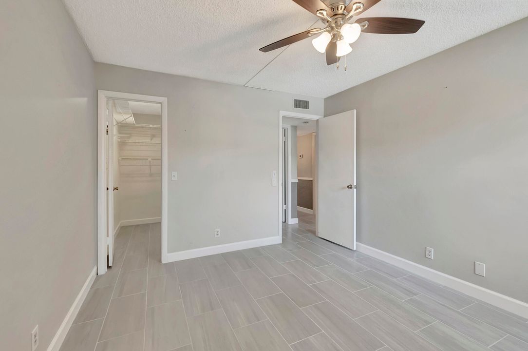 На продажу: $140,000 (2 спален, 2 ванн, 920 Квадратных фут)