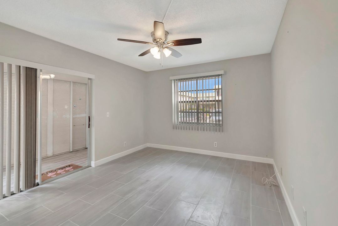 На продажу: $140,000 (2 спален, 2 ванн, 920 Квадратных фут)