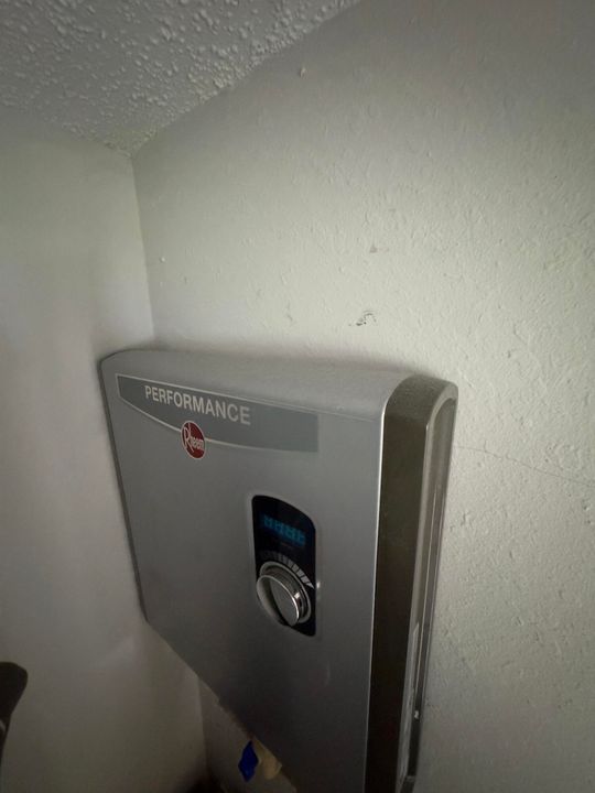 На продажу: $360,000 (2 спален, 1 ванн, 1110 Квадратных фут)