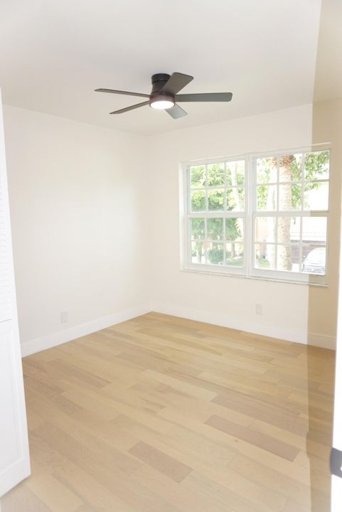 待售: $675,000 (4 贝兹, 2 浴室, 1927 平方英尺)