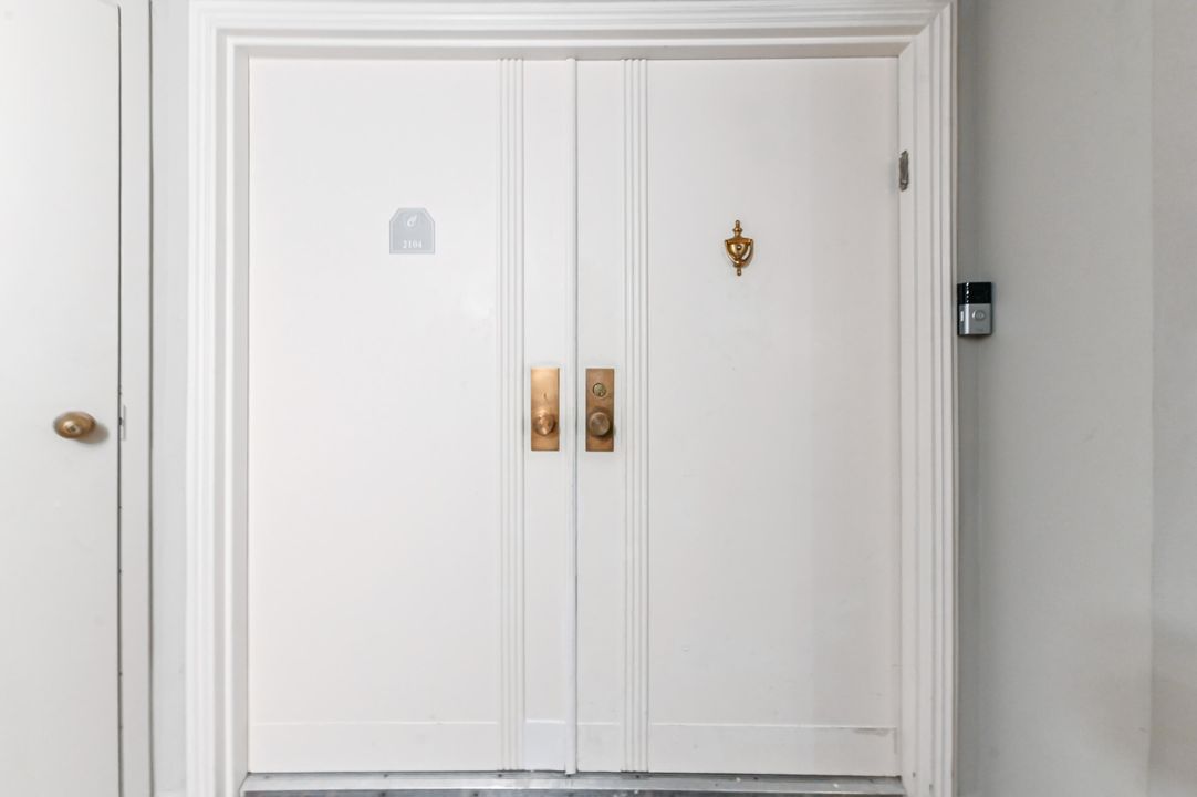 En Venta: $990,000 (3 camas, 2 baños, 2250 Pies cuadrados)