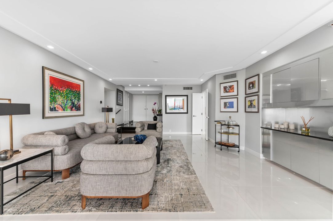 En Venta: $990,000 (3 camas, 2 baños, 2250 Pies cuadrados)