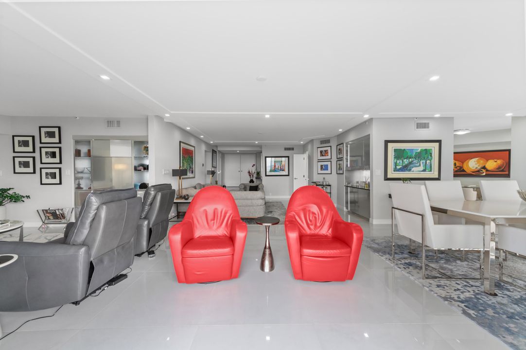 En Venta: $990,000 (3 camas, 2 baños, 2250 Pies cuadrados)