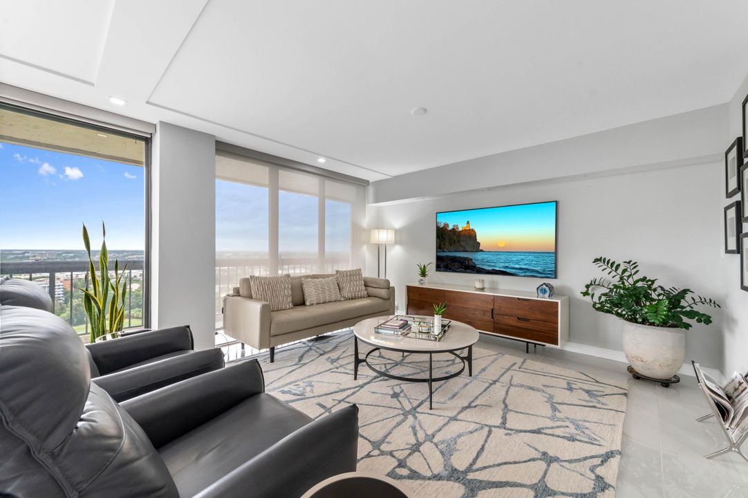 En Venta: $990,000 (3 camas, 2 baños, 2250 Pies cuadrados)