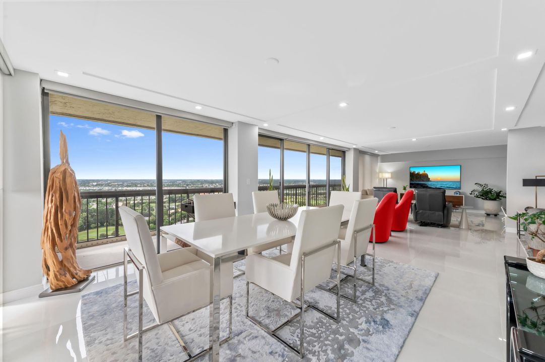 En Venta: $990,000 (3 camas, 2 baños, 2250 Pies cuadrados)