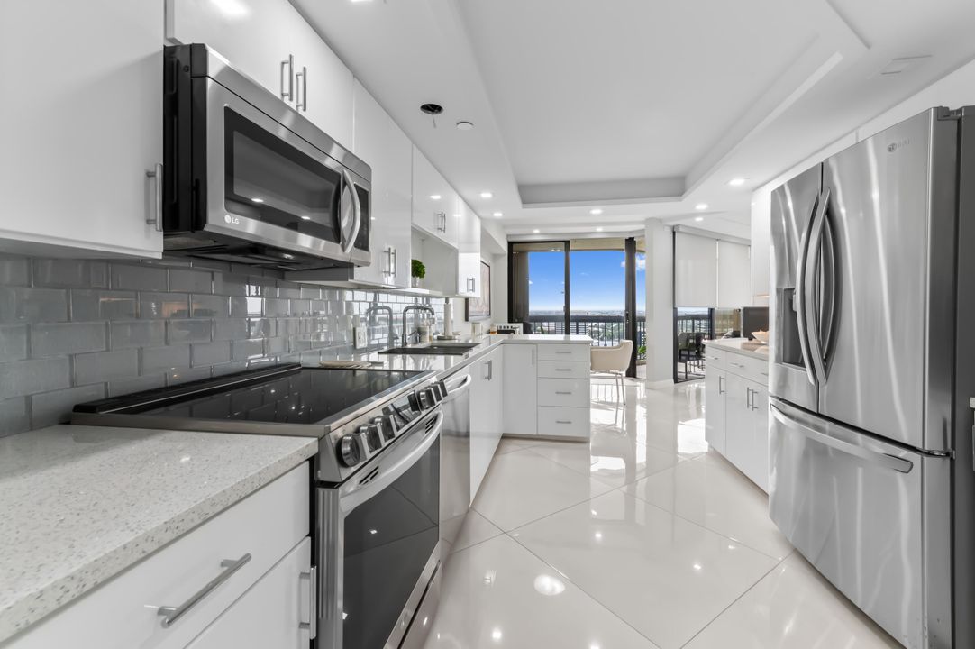 En Venta: $990,000 (3 camas, 2 baños, 2250 Pies cuadrados)