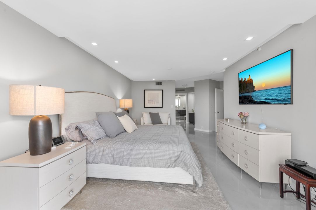 En Venta: $990,000 (3 camas, 2 baños, 2250 Pies cuadrados)