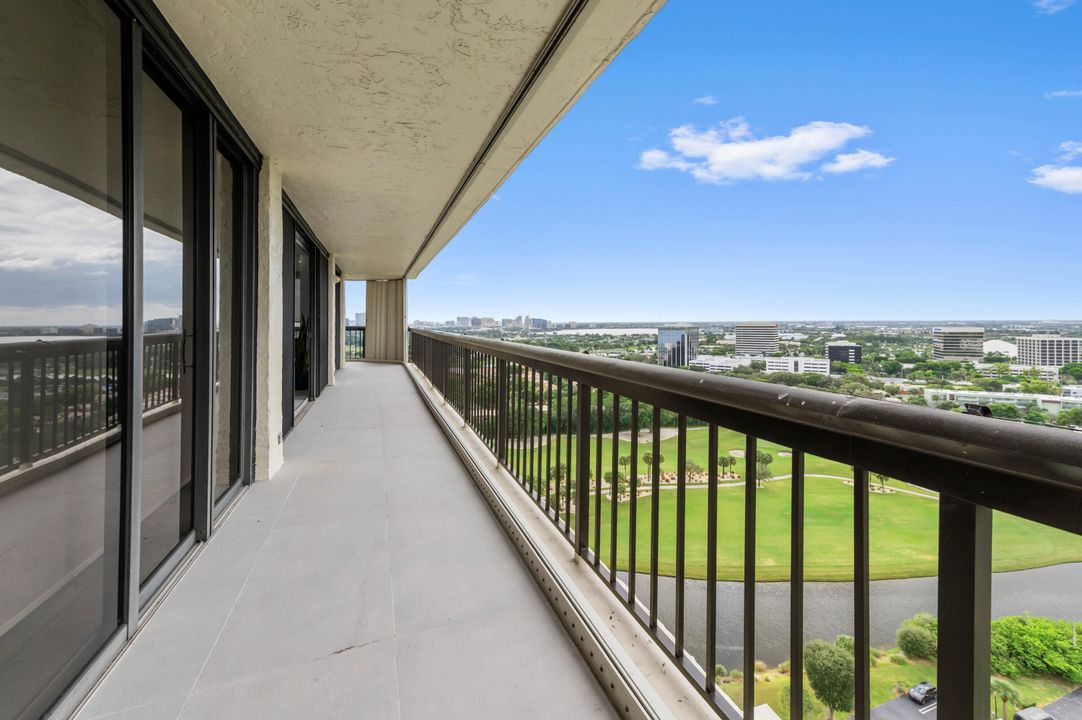 En Venta: $990,000 (3 camas, 2 baños, 2250 Pies cuadrados)