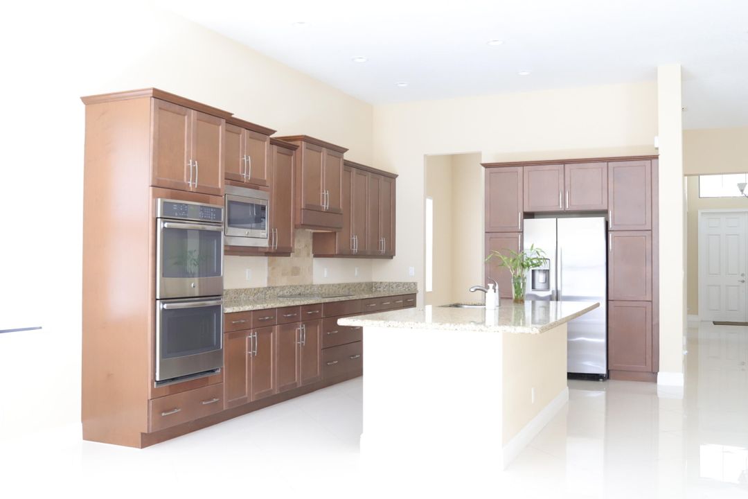 For Rent: $5,950 (5 beds, 3 baths, 2979 Square Feet)