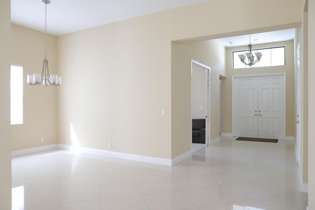 For Rent: $5,950 (5 beds, 3 baths, 2979 Square Feet)