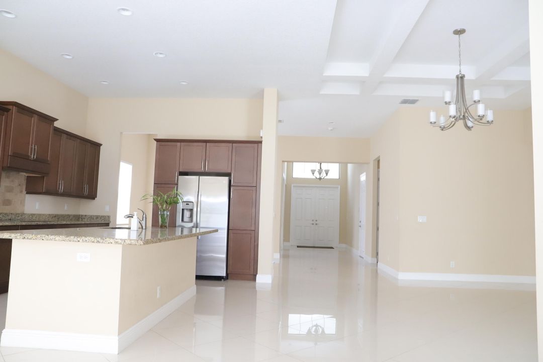 For Rent: $5,950 (5 beds, 3 baths, 2979 Square Feet)