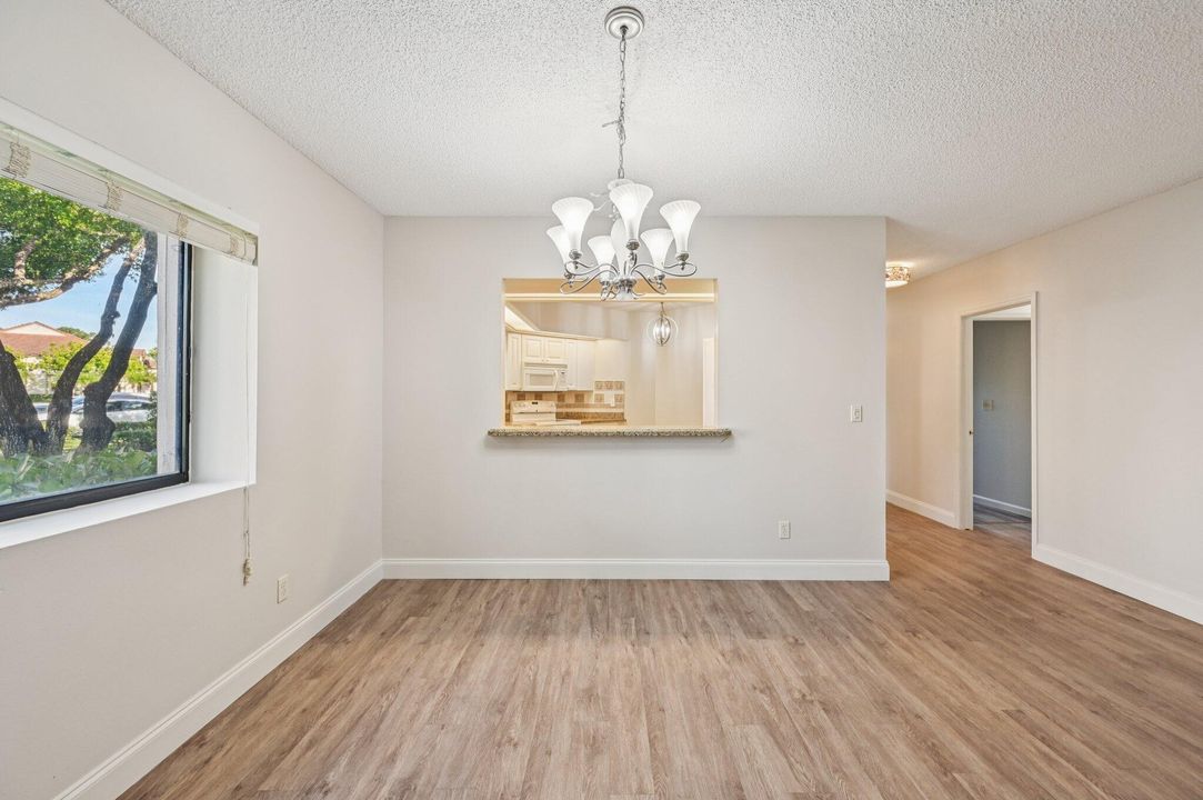 出租: $2,700 (3 贝兹, 2 浴室, 1434 平方英尺)